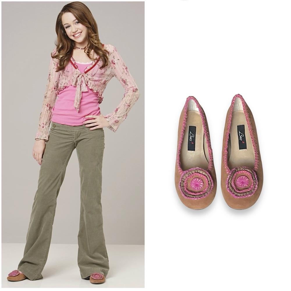 🌸 ASO Miley Cyrus brown suede flower flats Hannah Montana, Season 1, Episode 3